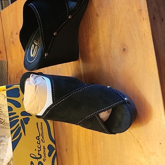 Sbicca Declan Black Suede Wedge NWT size 9 - Picture 5 of 11